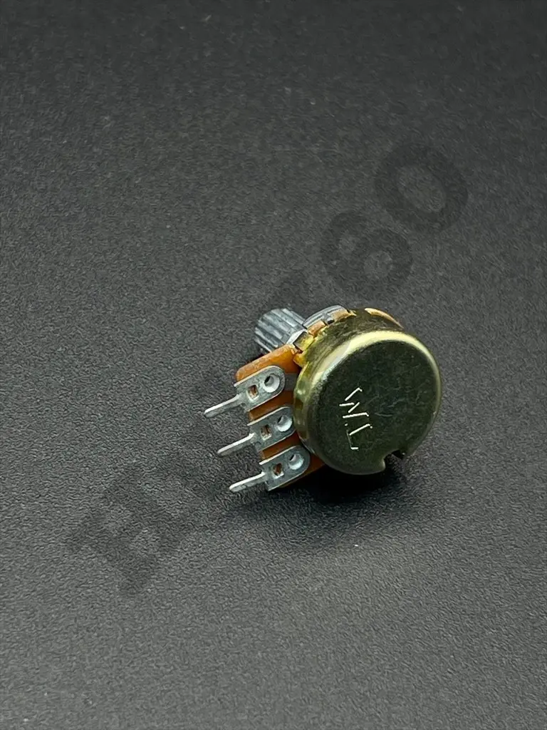 RLXT9704.webp