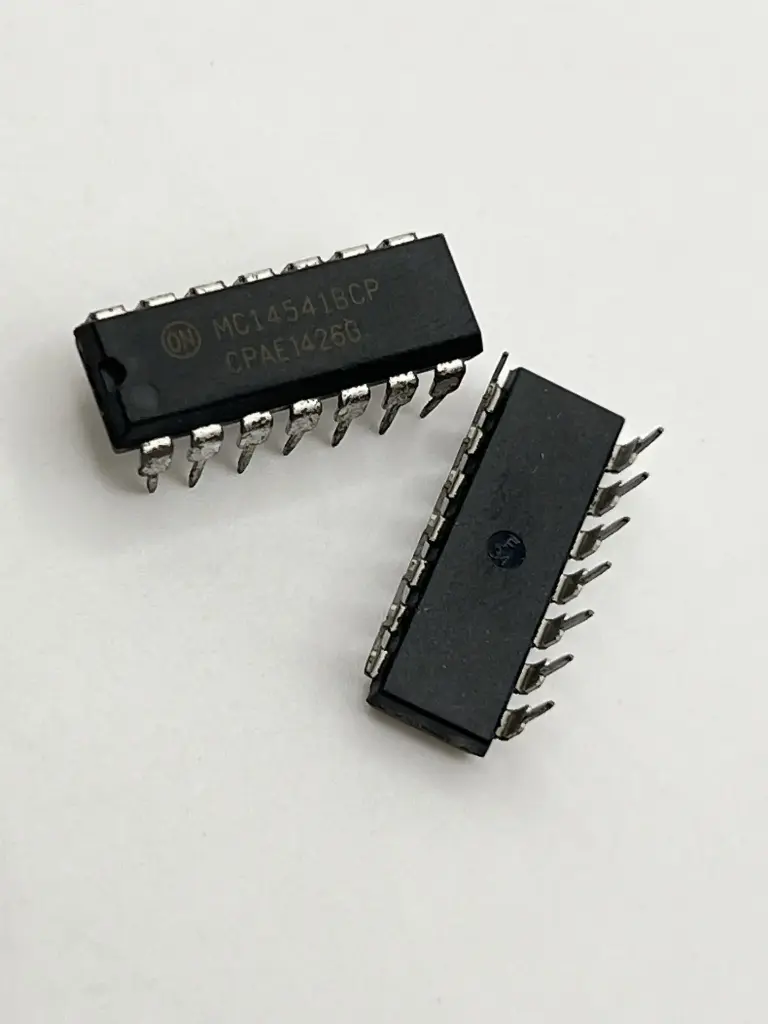 MC14541 analog timer