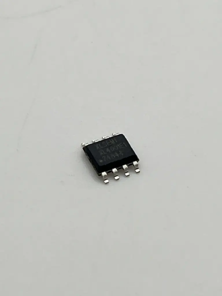 XL4001E1 SOP8 DC-DC chip