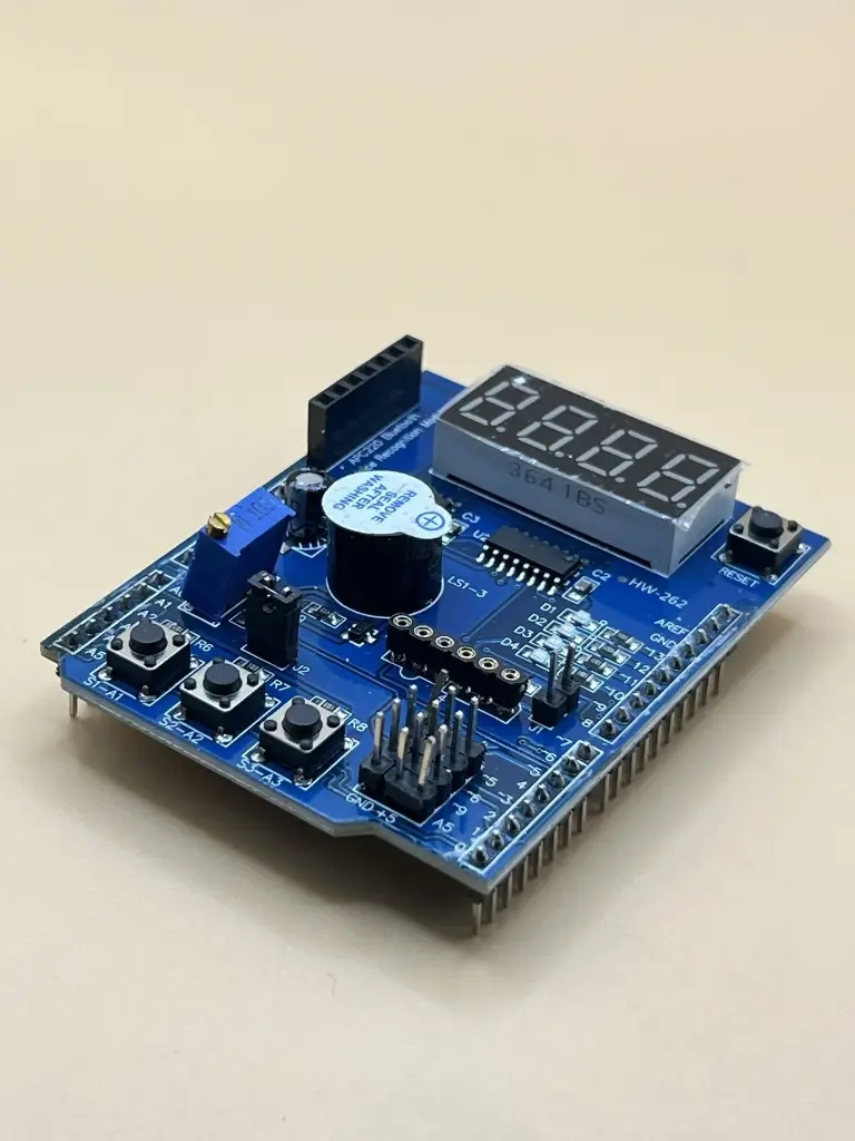 Multifunctional expansion board basic learning kit compatible with Arduino