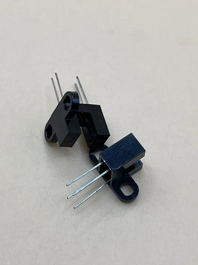 GK152 slot optocoupler