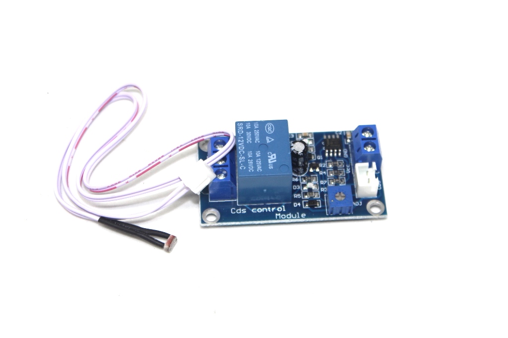 XH-M131 LDR module with switching relay