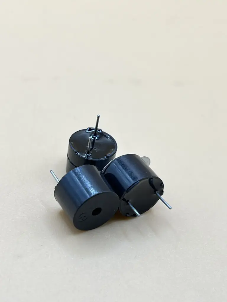 Small active buzzer