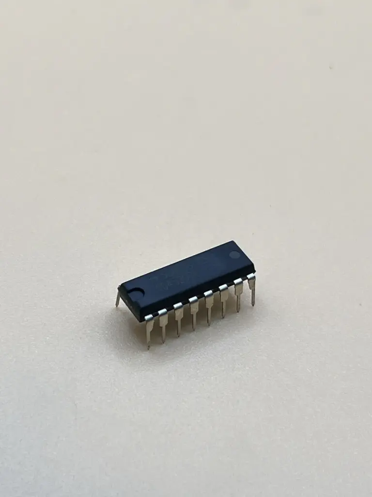 CD4520 Dual 4-Bit Binary Counter IC