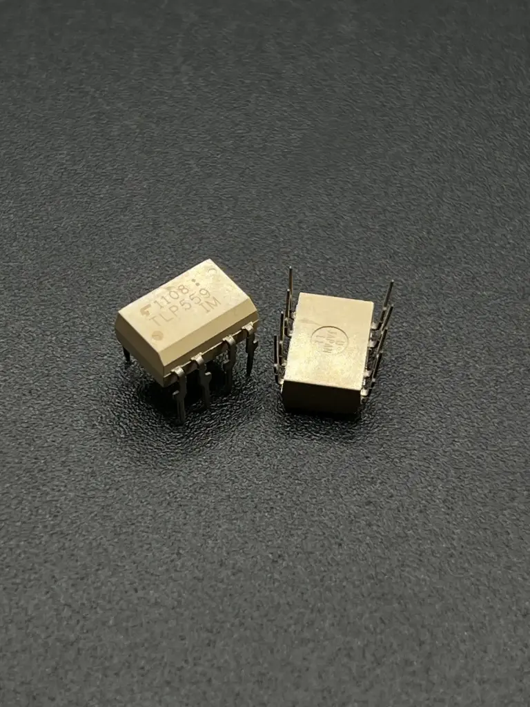 TLP559 optocoupler / isolator