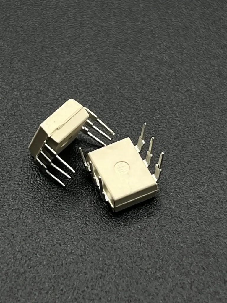 4N33 optocoupler transistor output