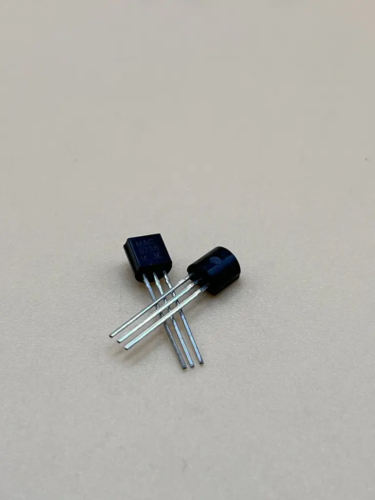 MAC97A6 thyristor