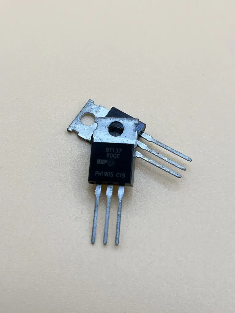 BT137-600E bidirectional thyristor