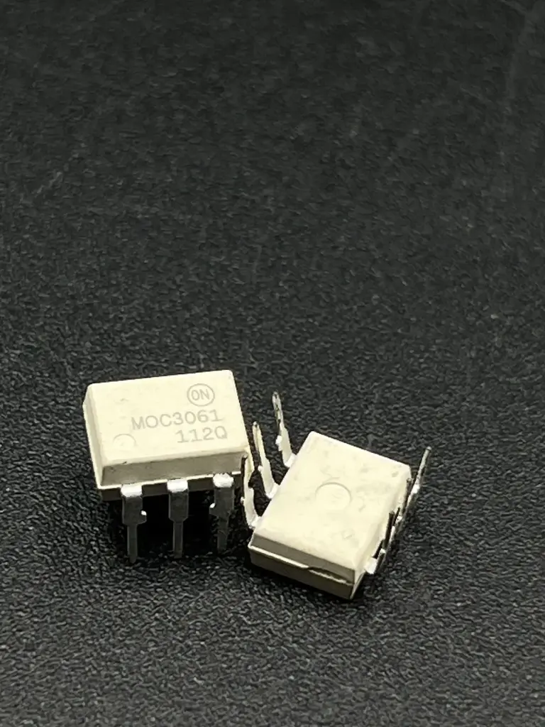 MOC3061 optocoupler
