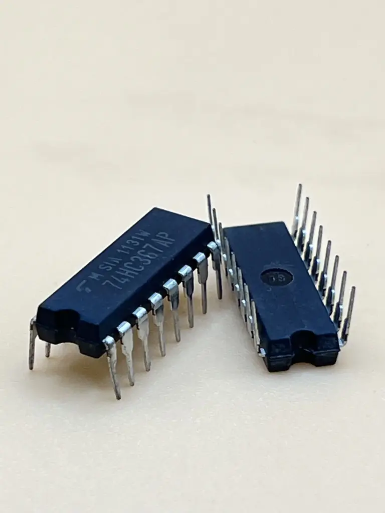 74HC367 3 state 6 phase line driver