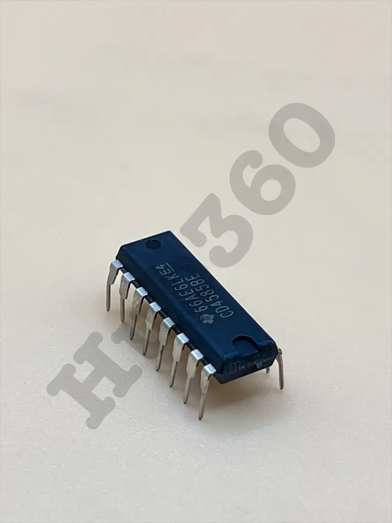 CD4585 Logic chip