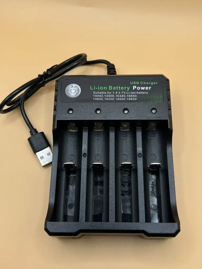 Universal 4-Slot Smart LiPo Battery Charger – Compatible with 14500, 16340, 18650, and More
