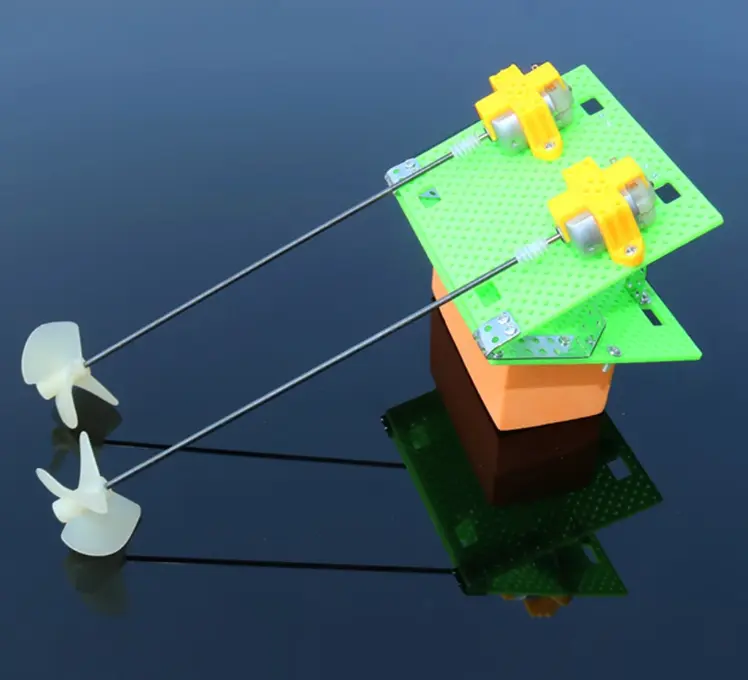 STEM Dual 300 Motor Remote control Boat