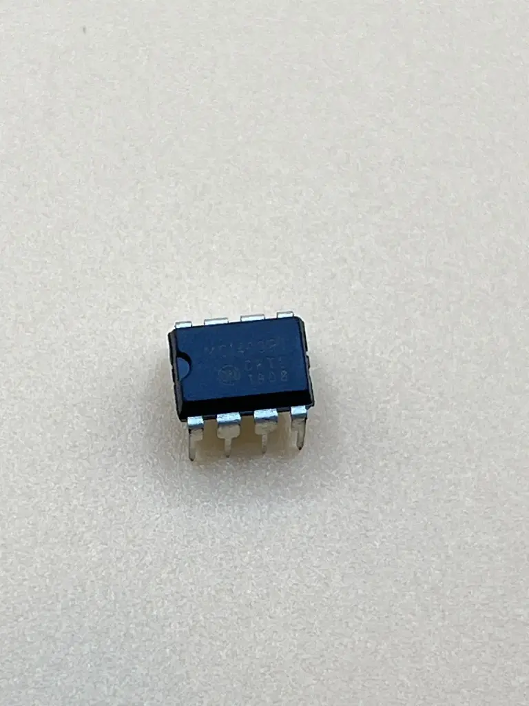 MC1403 low Voltage reference