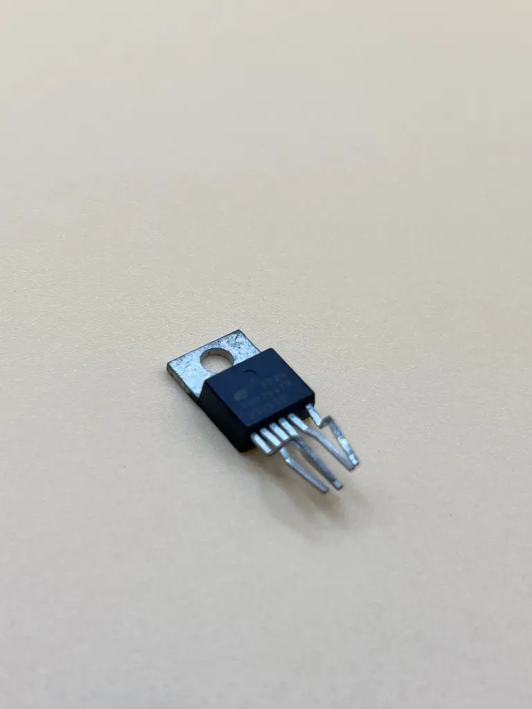 TOP244 Power Management Chip