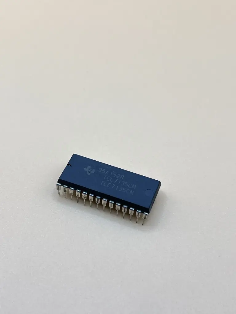 TLC7135