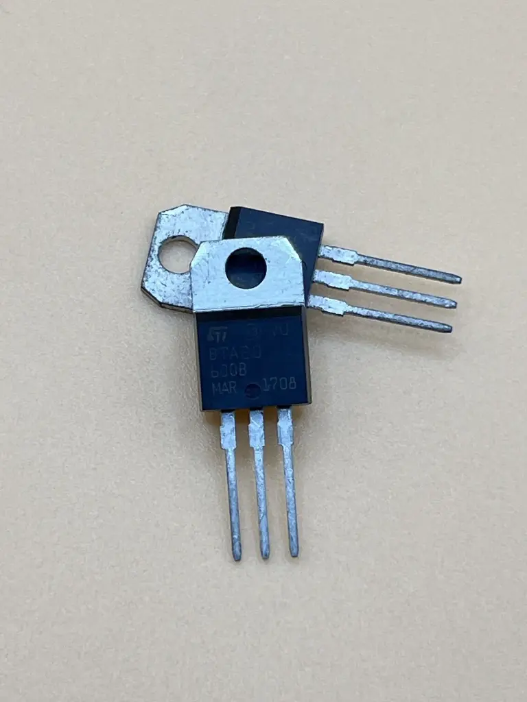 BTA20-600B triac