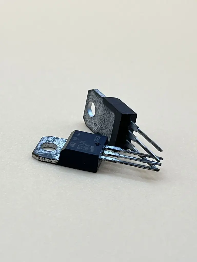 BTA16-600C triac