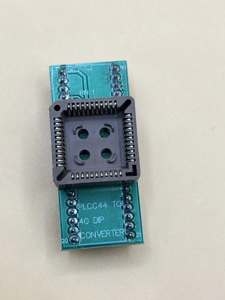 PLC44 to DIP40 IC socket Adapter