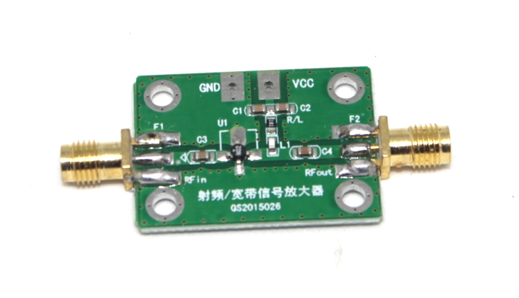 RF wideband low noise amplifier module