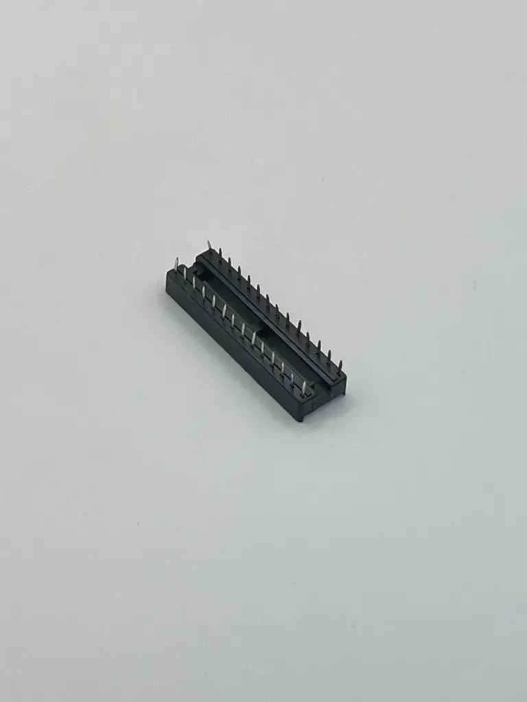 IC socket 28 pins