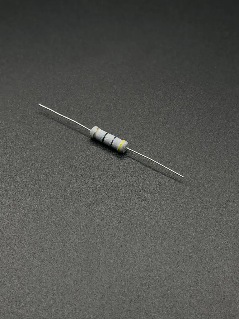 47Ω 2W resistor