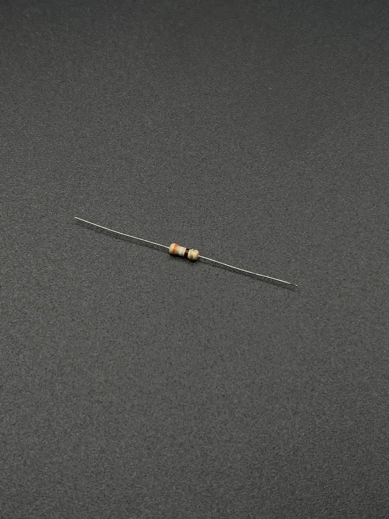 390Ω 1/4W resistor