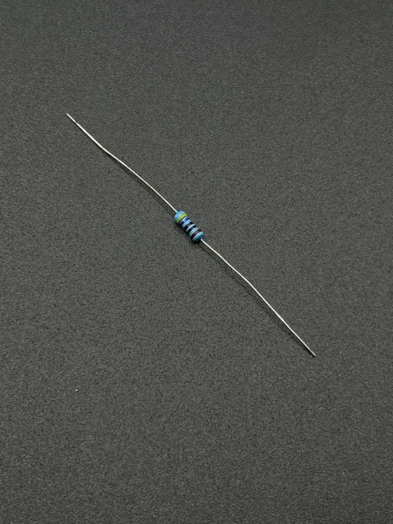 470Ω 1/4W resistor