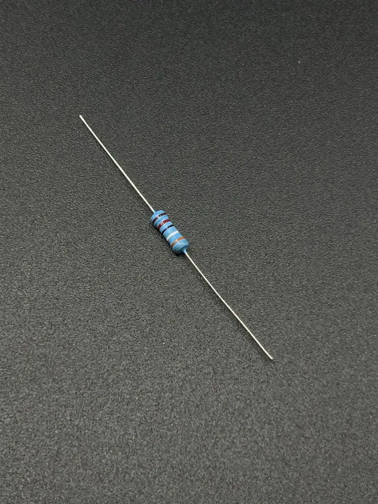 3.9KΩ 1/4W resistor
