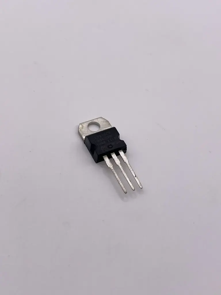 L7915