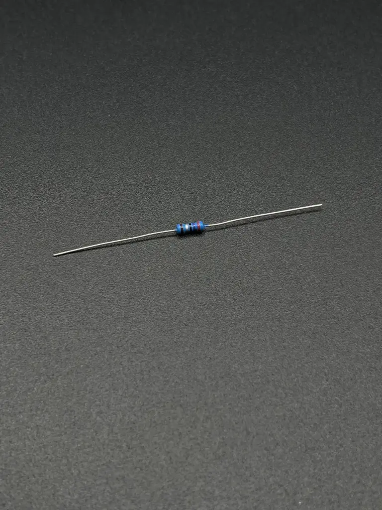 3.7Ω 1/4W resistor