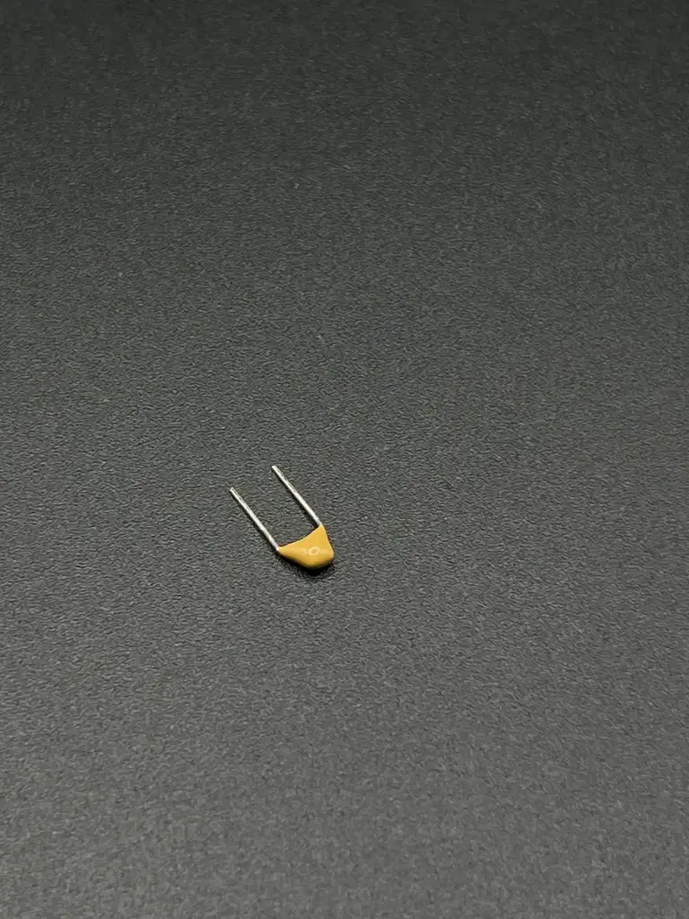 20pf monolithic capacitor