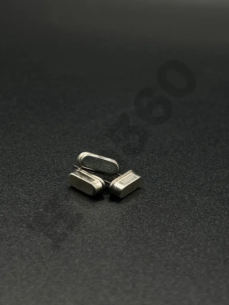 12MHz crystal oscillator