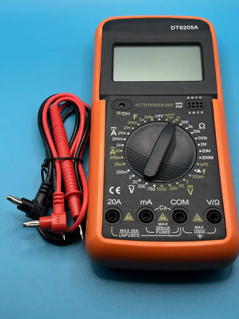 Digital multimeter DT9205A